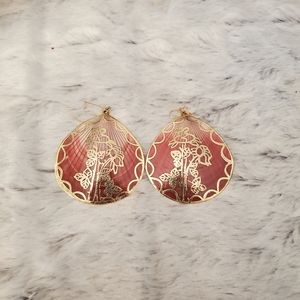 Vintage Hawaiian Painted Seashell Earrings Gold Leaf 80s Honolulu Artist